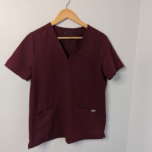FIGS Technical Collection Scrub Top | Size M | Burgundy |‎ 2-Pocket V-Neck
